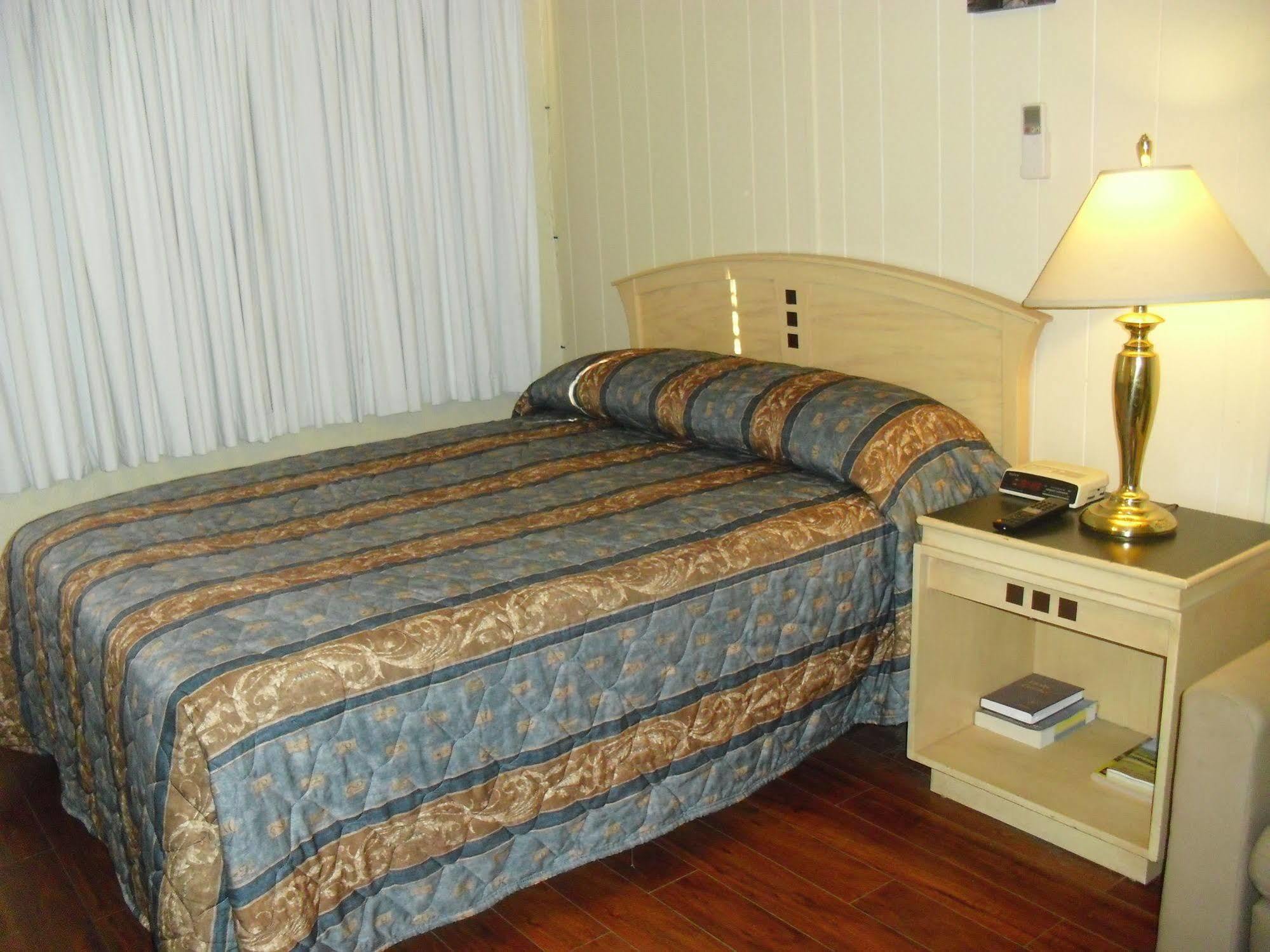 Stardust Motel Camrose Ngoại thất bức ảnh